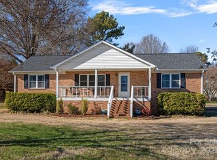 331 Shoreline Loop, Mooresville, NC 28117