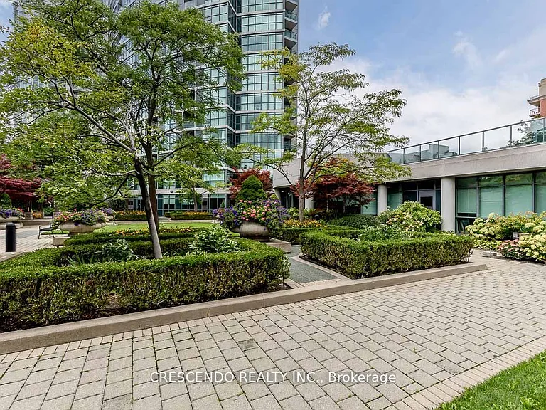 30 Harrison Garden Blvd #902 — Photo 31