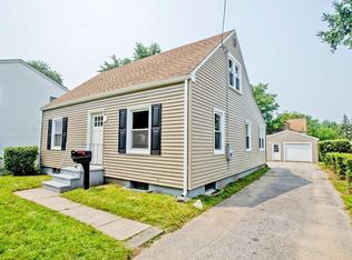 100 Saint James Cir, Springfield, MA 01104