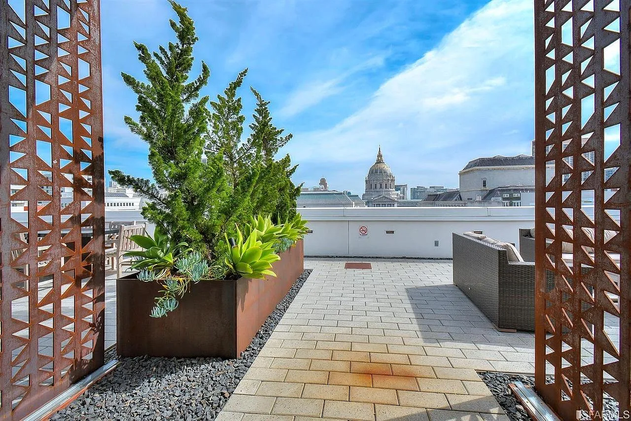 388 Fulton St — Photo 2