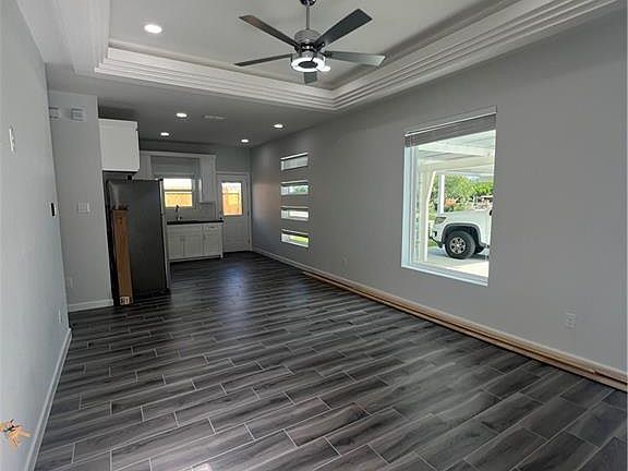 2nd image of 1909 Elsham Ave #3