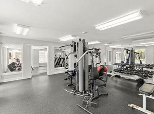 102 Granville Ct, Sandy Springs, GA 30328