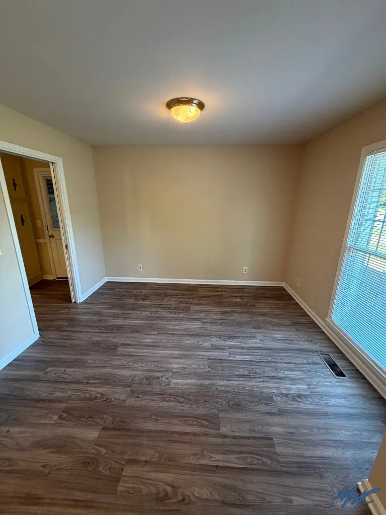 3 bed, 2.0 bath, 1566 sqft, $1,950 — Photo 4