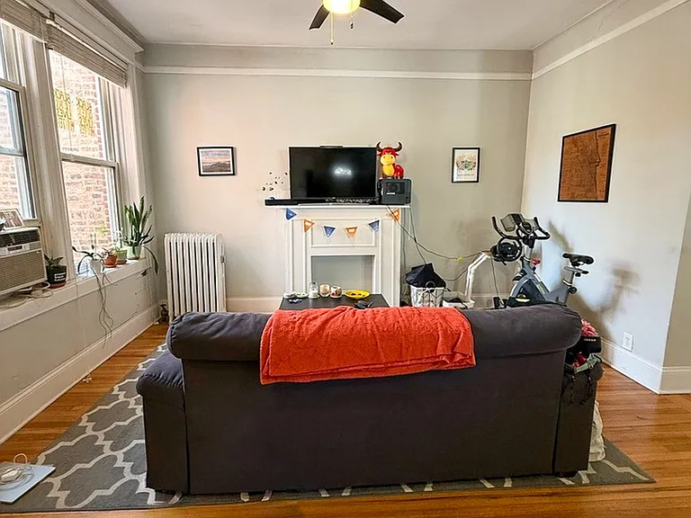 721 W Roscoe St #2 — Photo 11