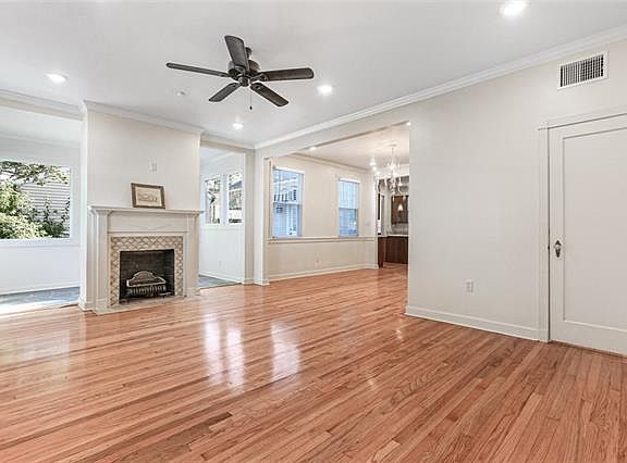 5th image of 20 Beverly Garden Dr