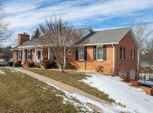 82 Westminister Dr, Fishersville, VA 22939