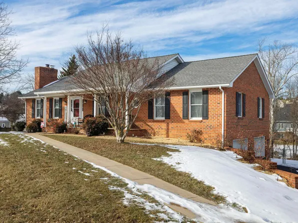 82 Westminister Dr, Fishersville, VA 22939