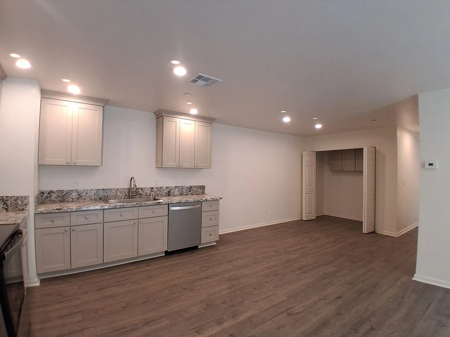 LakePark3016 — Photo 4