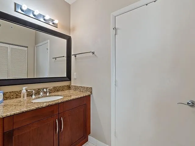 7280 SW 90th St #E201 — Photo 5