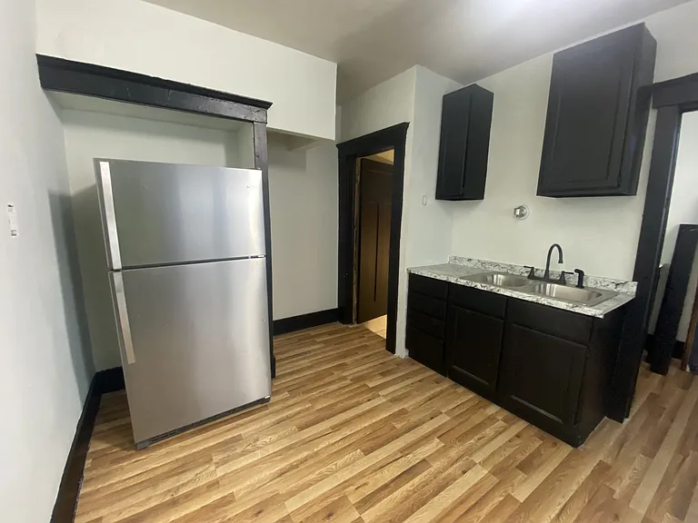 2903 Sheridan St — Photo 9