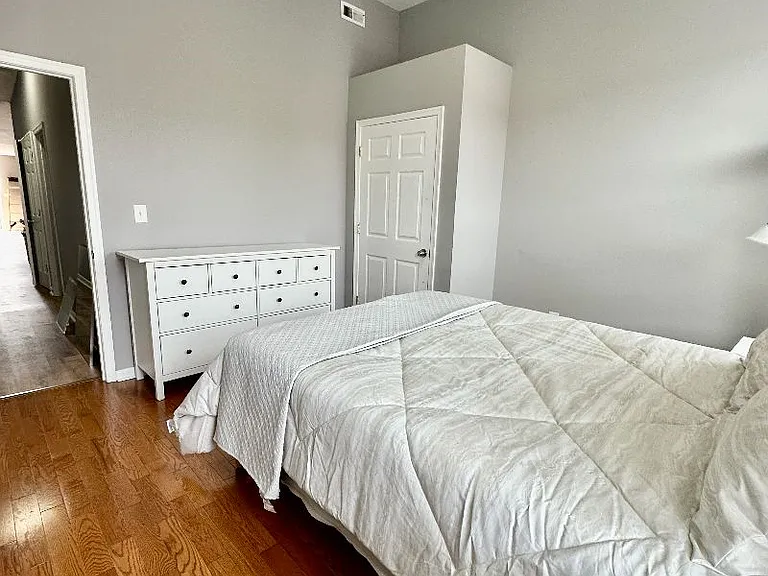100 S Bouldin St #2 — Photo 6