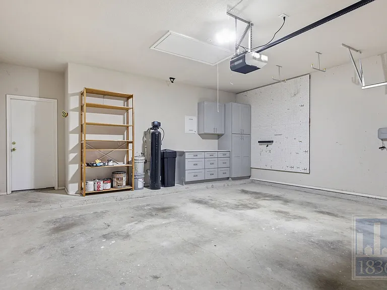 2217 Speidel Dr — Photo 26