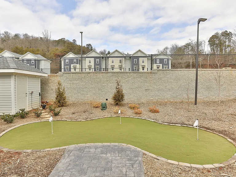 Flagship Western Apartments & Townhomes — Photo 10