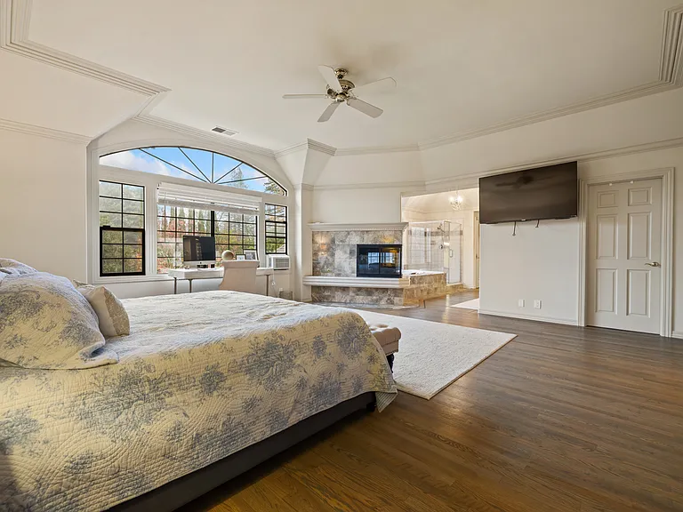 470 Eastin Dr — Photo 34