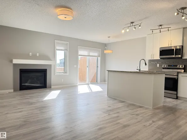 12613 45th St NW, Edmonton, AB T5A 1L3
