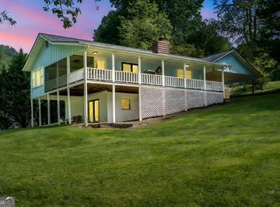 55 Chatuge Hills Dr, Hayesville, NC 28904