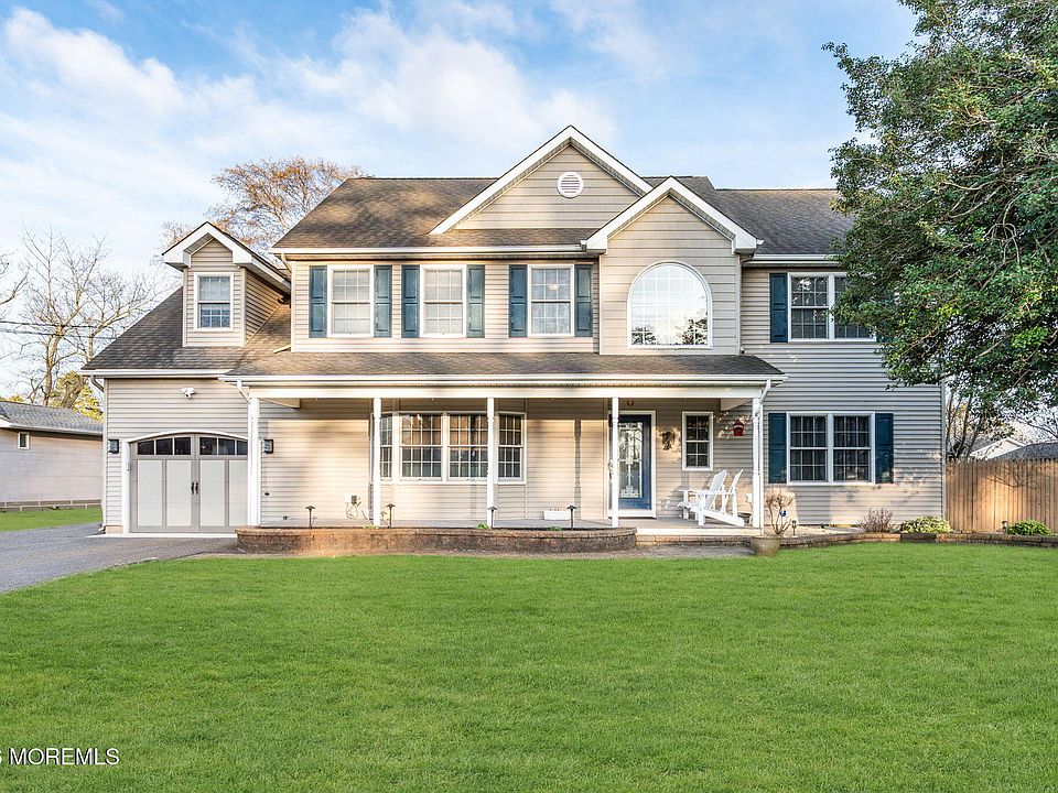 1st image of 475 Admiral Road
