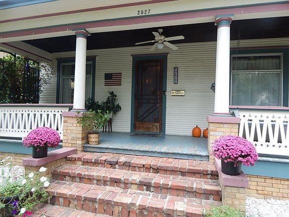 2nd image of 2527 Felix St