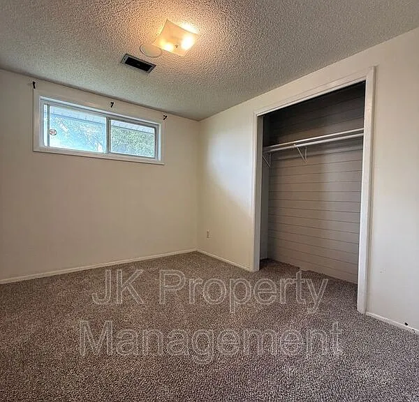 921 Avenue B NW — Photo 16