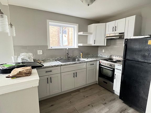 4th image of 2512 W Lehigh Ave