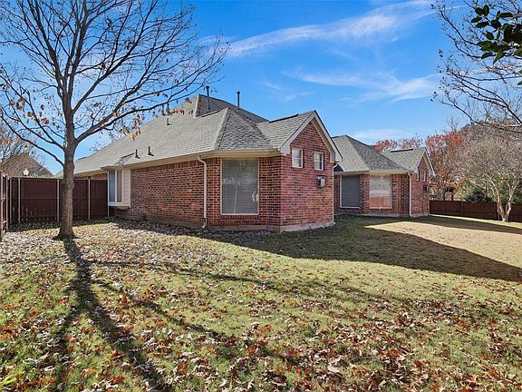 2nd image of 6002 Jasmine Ct