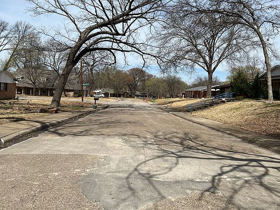 5th image of 2002 Greenbriar Ln