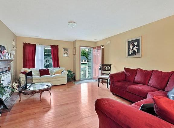 4th image of 1117 Highland Meadow Ct