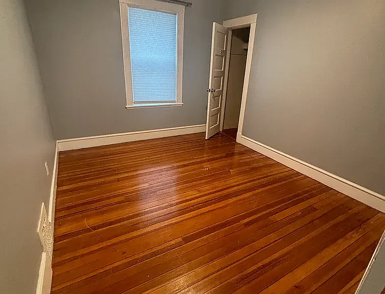 35 Montfern Ave #2 — Photo 4