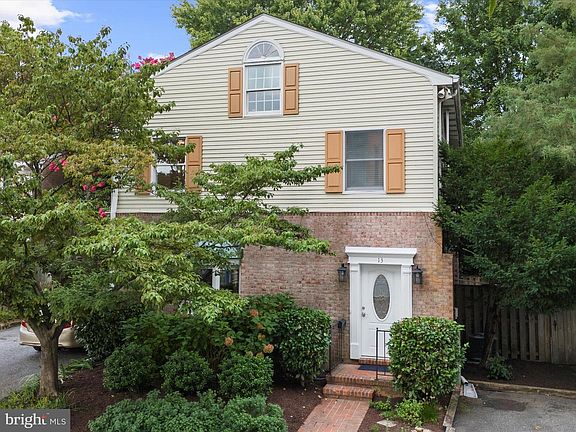 3rd image of 13 N Thoroughgood Ln #24