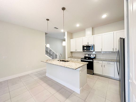 3rd image of 1431 Brookdale Ct