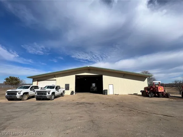 3005 W Redwood Ave, Sallisaw, OK 74955