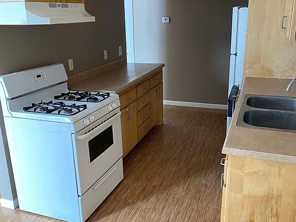 3rd image of 151 Island Park Dr NE APT 1