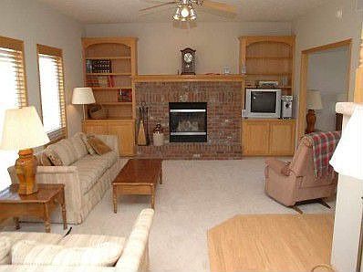 4th image of 208 N 199th St