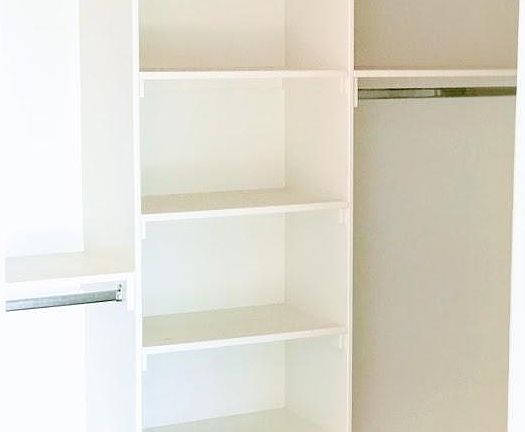 4th image of 14333 Roscoe Blvd #202