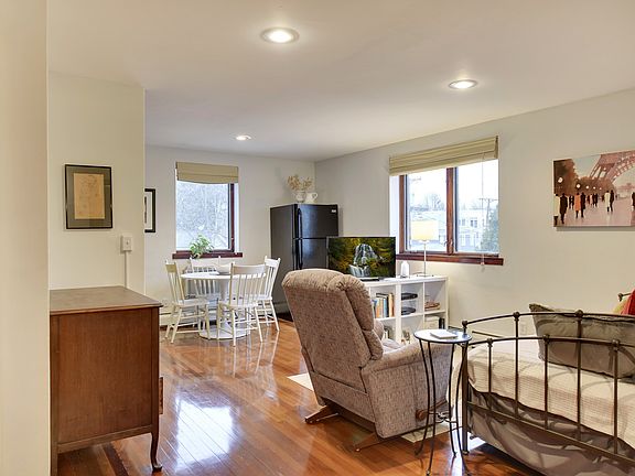 3rd image of 4430 W Lake Harriet Pkwy APT 306