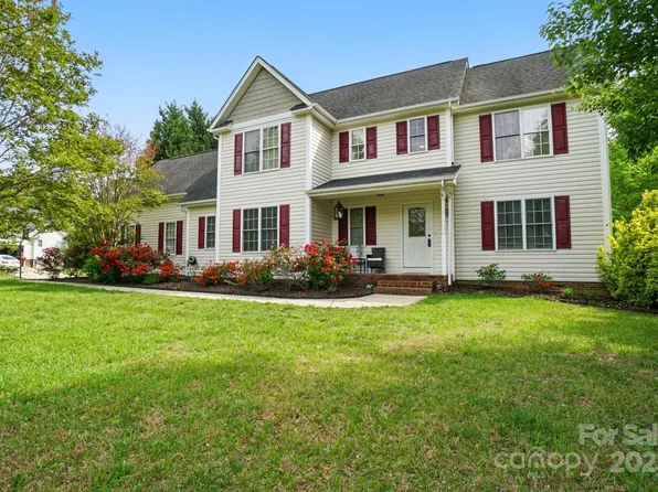 305 Phillip Dr, Granite Quarry, NC 28146