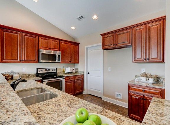 2nd image of 5405 Boulder Way