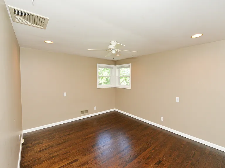 38 Griswold Pl — Photo 25