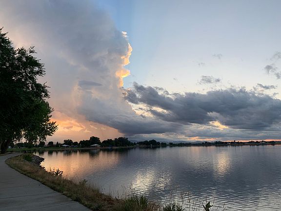 It_s great to watch the changing weather and light conditions on the lake from your bedroom or the kitchen or dining area.