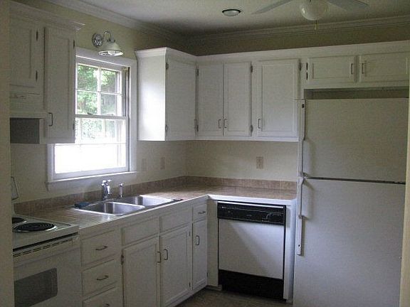 5th image of 224 Overton Dr