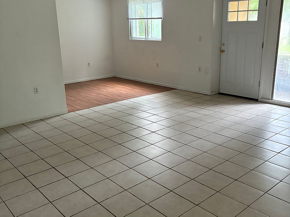 1st image of 210 Hugel Dr #1