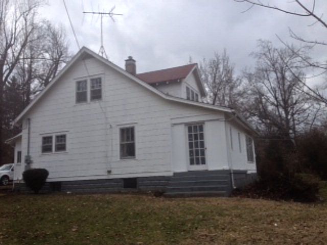2nd image of 115 Cardinal Dr