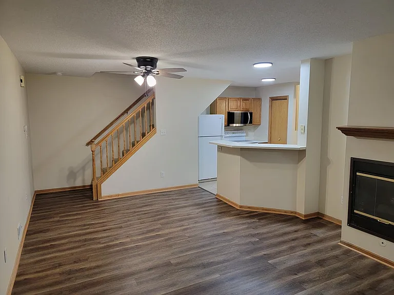 1319 SE Delaware Ave #3 — Photo 8