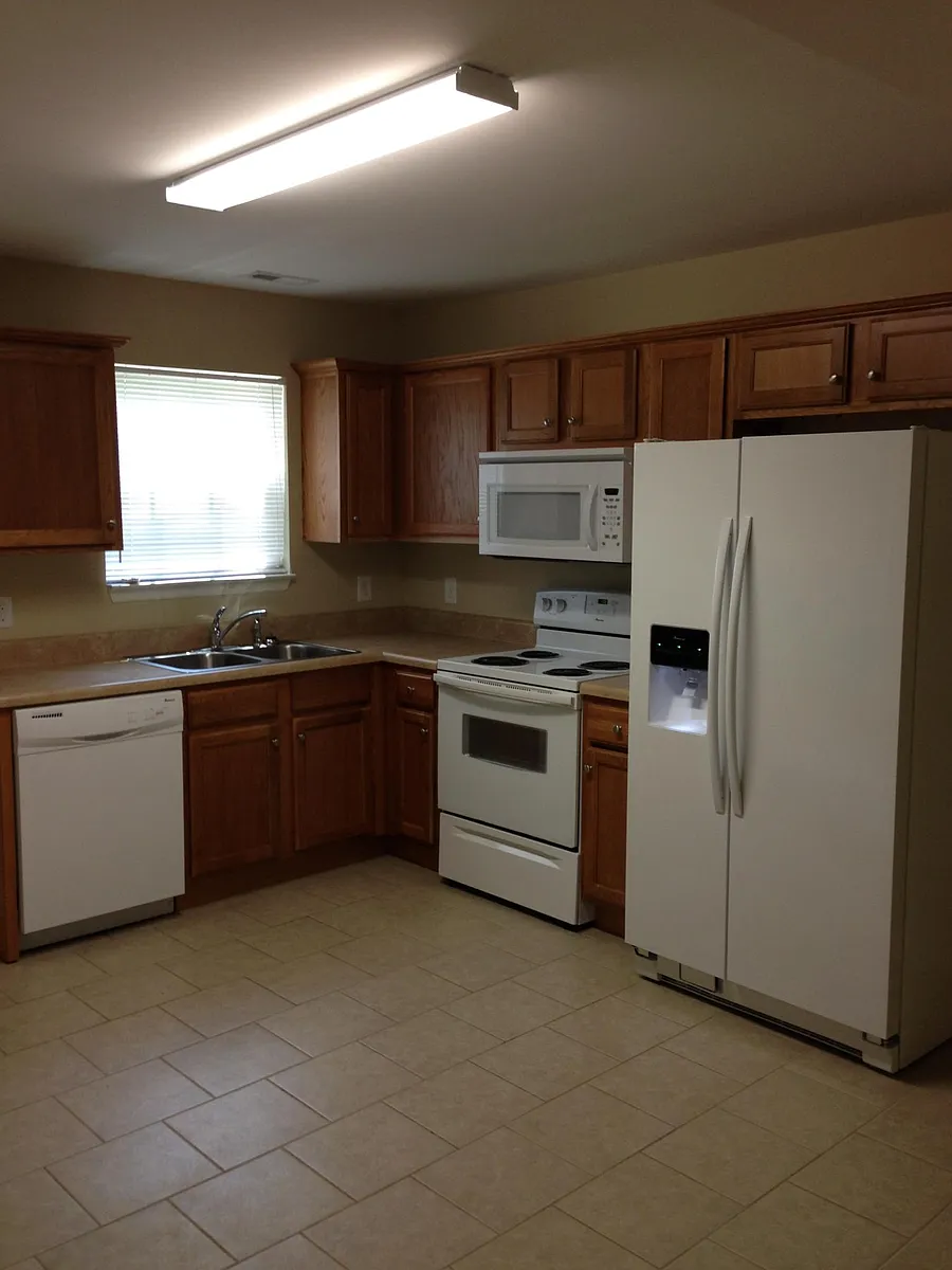 Building Photo - 2513 Villa Dr NW #1