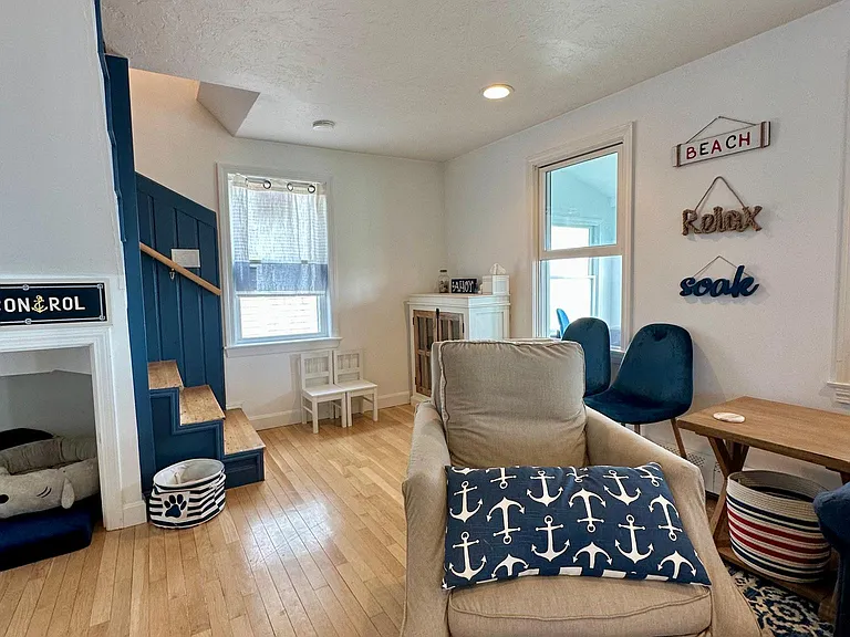 92 Foster Ave — Photo 31