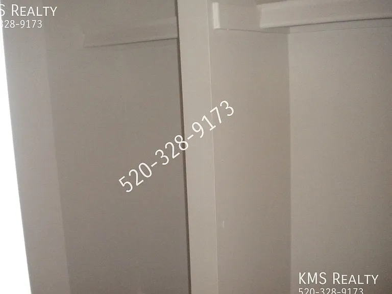 1711 E Canada St — Photo 15