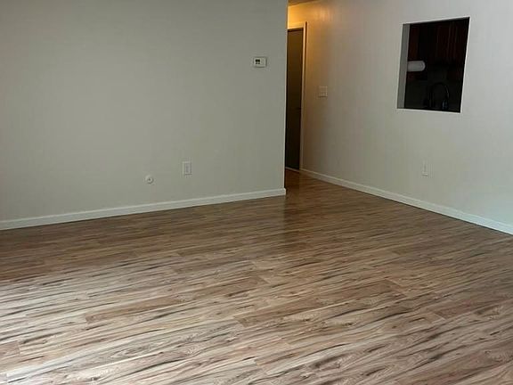 2nd image of 109 Oak Ln APT 6