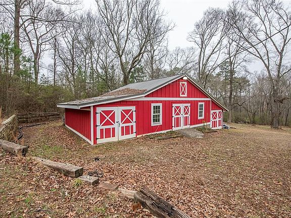 3rd image of 3819 Mason Creek Rd