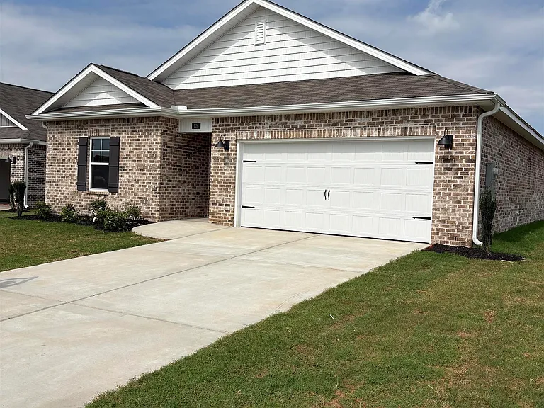 126 Betty Williams Dr — Photo 1