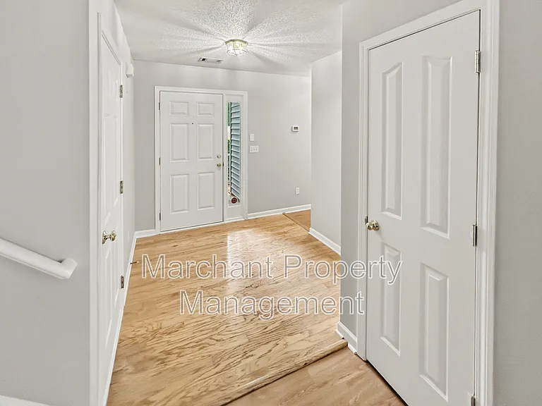 776 Waterbrook Ln — Photo 6